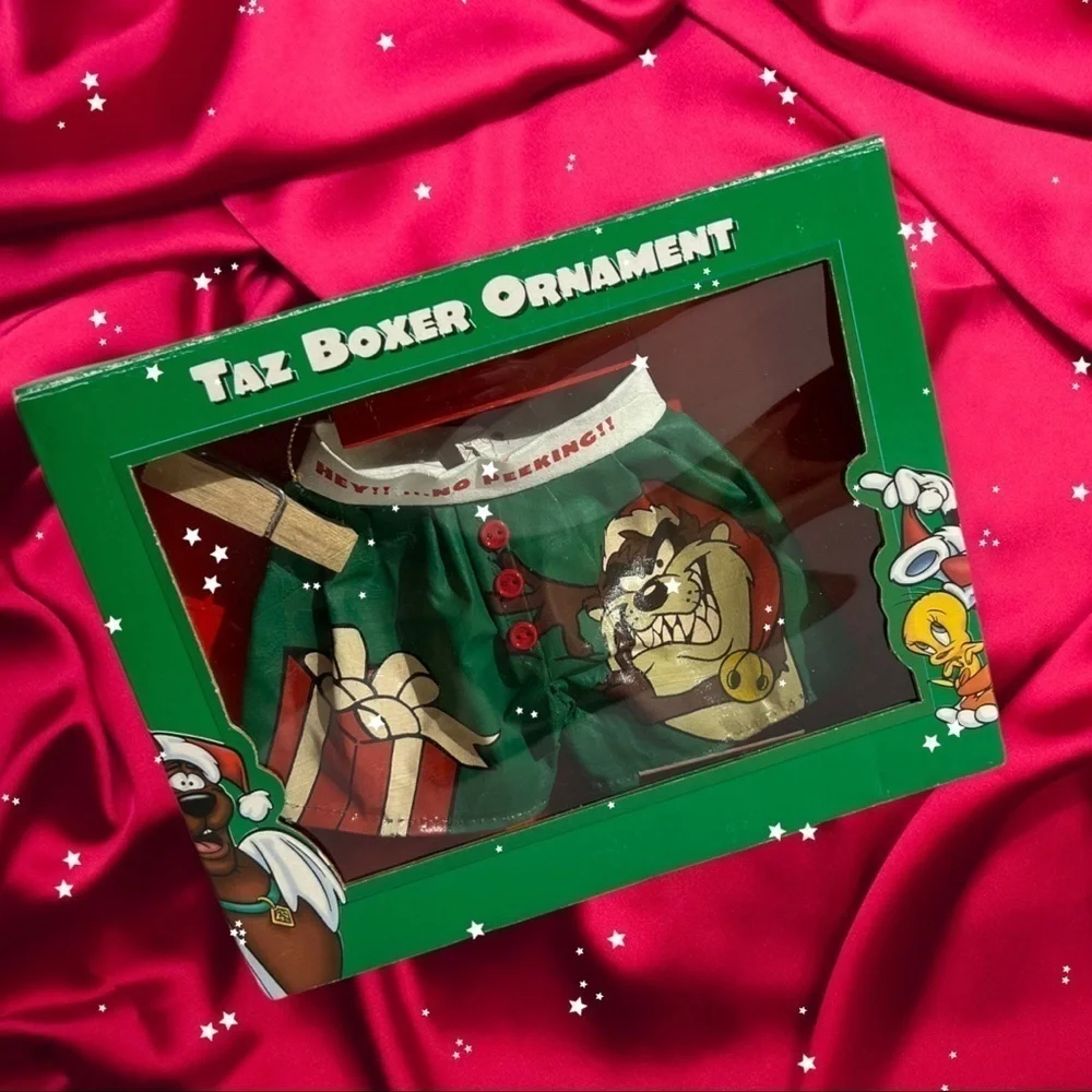 🎄Warner brothers NWT, VINTAGE Tasmanian devil boxer shorts Christmas ornament.